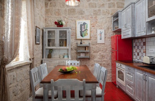Cove Rogacic House | 2 bedroom amazing home in Vis