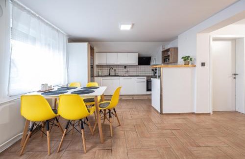 Ivancna Gorica Apartment | 2 Bedroom Apartment Sima with Seasonal Shared Pool