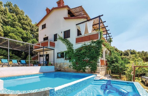 Supetarska Draga Apartment | 2 bedroom awesome apartment in Supetarska Draga