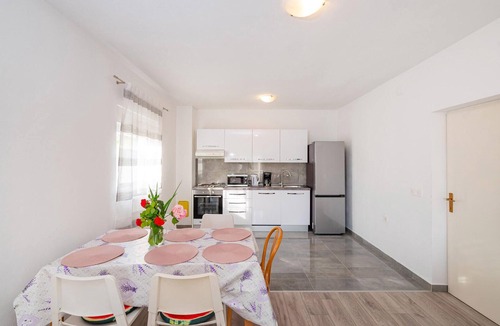 Rovanjska Apartment | 2 bedroom awesome apartment in Rovanjska