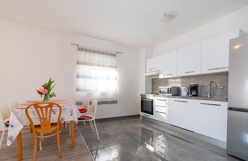 Rovanjska Apartment | 2 bedroom awesome apartment in Rovanjska
