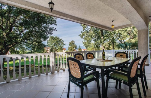 Milcetici Apartment | 2 bedroom awesome apartment in Malinska