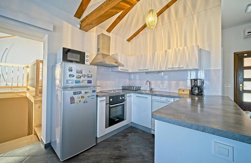 Brdovec House | 2 bedroom beach front home in Kraj Donji
