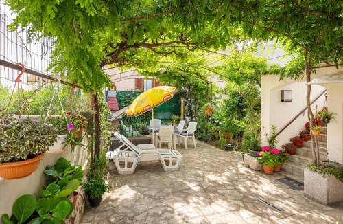 Punat Apartment | 2 bedroom beach front apartment in Punat