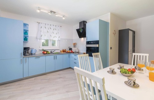 Rovinj House | 2 bedroom beach front home in Rovinj