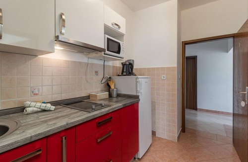 Jadranovo Apartment | 2 bedroom beach front apartment in Jadranovo