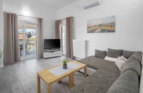 Nova Vas Apartment | 2 bedroom beautiful apartment in Nova Vas