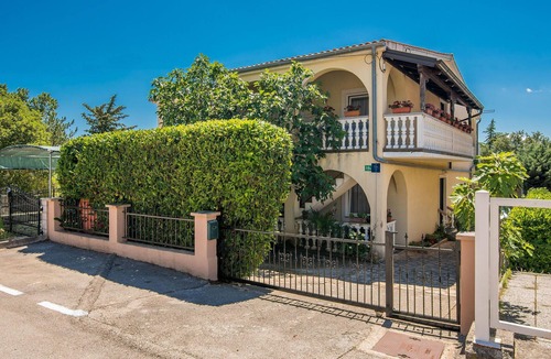 Krk Apartment | 2 bedroom cozy apartment in Pinezici