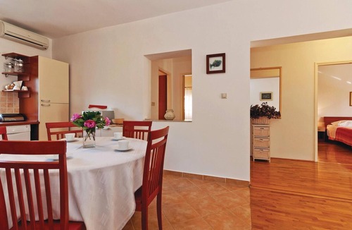 Sukosan House | 2 bedroom gorgeous home in Sukosan