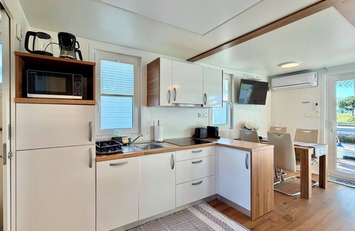 Piran Boat Rental | 2 Bedroom Houseboat with sea-view, sundeck & jacuzzi
