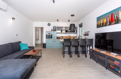 Omisalj Apartment | 2 bedroom nice apartment in Omisalj