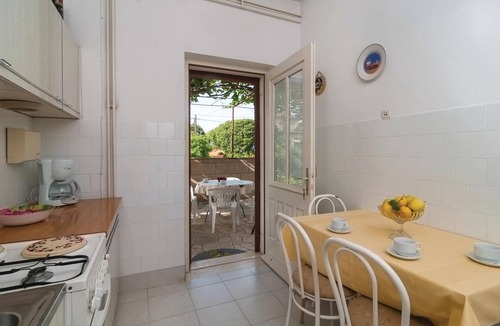 Supetar Apartment | 2 bedroom nice apartment in Supetar