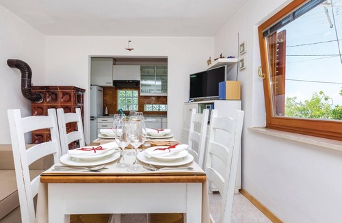 Jadranovo House | 2 bedroom nice home in Jadranovo