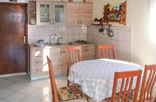 Otok Zizanj House | 2 bedroom nice home in Zizanj