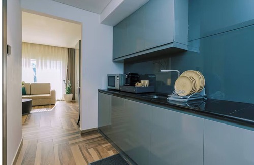 Al Muraqqabat Hotel | 2 Units | Thrilling Dubai Stay | Pool, Wellness, Gym, Burj Khalifa Visits,