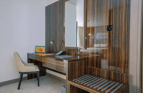 Al Muraqqabat Hotel | 2 Units | Urban Dubai Adventure | Fountain, Burj Khalifa & Downtown Walks