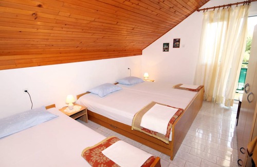 Cove Basina (Jelsa) Apartment | 24 m² Studio flat ∙ 1 bedroom ∙ 3 guests