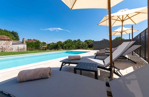 Veleniki Villa | 240 m² Villa ∙ 3 bedrooms ∙ 6 guests