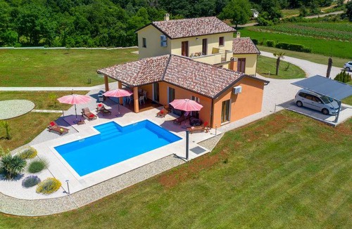 Karojba House | 250 m² House ∙ 3 bedrooms ∙ 6 guests