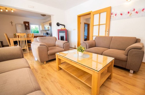 Donji Prolozac House | 250 m² House ∙ 1 bedroom ∙ 12 guests