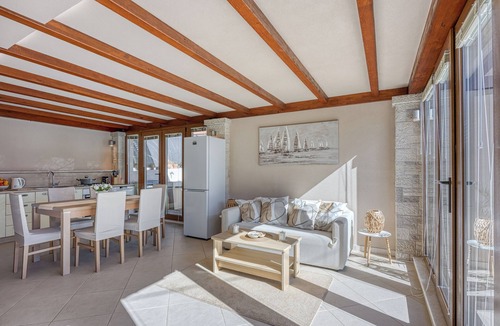 Vinkuran House | 2BR Apt Jakara 4 - Terrace & BBQ, Vinkuran, Croatia