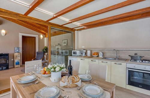 Vinkuran House | 2BR Apt Jakara 4 - Terrace & BBQ, Vinkuran, Croatia