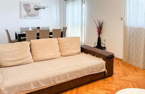 Zurkovo Apartment | 3 Bedroom Amazing Apartment In Kostrena