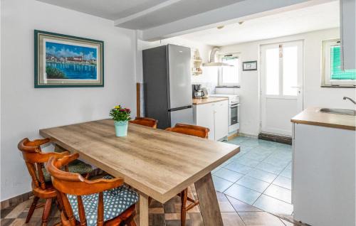 Opuzen House | 3 Bedroom Amazing Home In Opuzen