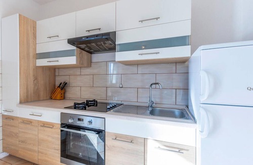 Kastel Luksic Apartment | 3 bedroom awesome apartment in Kastel Luksic