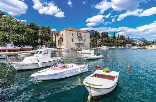 Kastel Luksic Apartment | 3 bedroom awesome apartment in Kastel Luksic