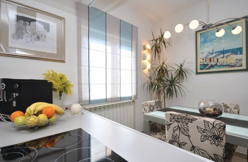 Supetar Apartment | 3 bedroom beach front apartment in Supetar