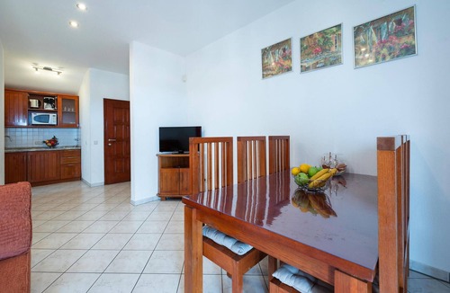 Pjescana Uvala Apartment | 3 bedroom beach front apartment in Pula