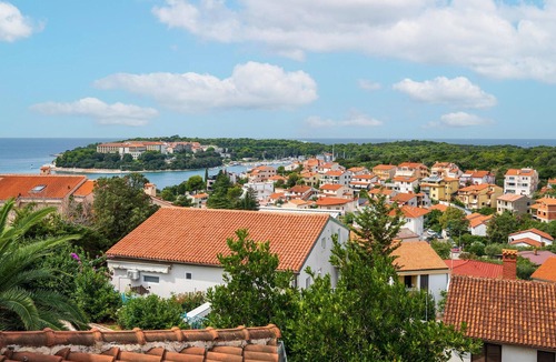 Pjescana Uvala Apartment | 3 bedroom beach front apartment in Pula