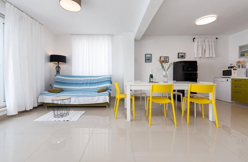 Lukovo Sugarje Apartment | 3 bedroom beach front apartment in Lukovo Sugarje
