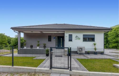Seliste Dreznicko House | 3 Bedroom Beautiful Home In Seliste Dreznicko