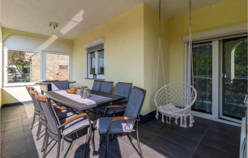 Karlobag House | 3 Bedroom Beautiful Apartment In Susanj