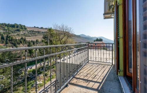 Kremena House | 3 Bedroom Cozy Home In Kremena