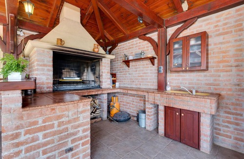 Breznik Plesivicki House | 3 bedroom luxurious home in Jastrebarsko