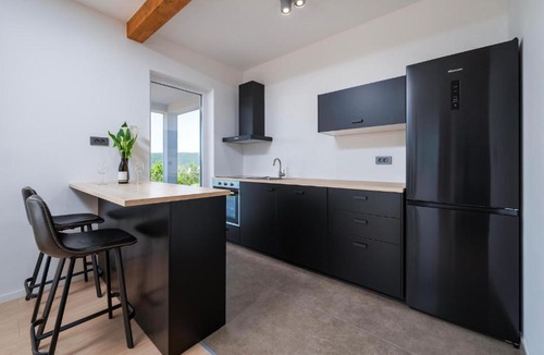 Trget House | 3 Bedroom Luxurious Home In Labin