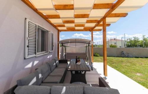 Poljica House | 3 Bedroom Luxurious Home In Nin