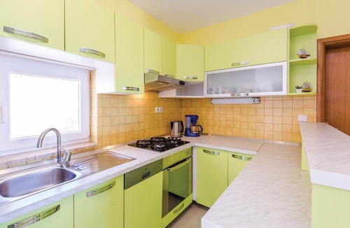 Baska Voda Apartment | 3 bedroom nice apartment in Baska Voda