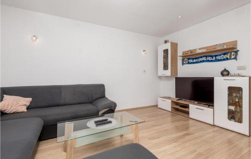 Veprinac Apartment | 3 Bedroom Nice Apartment In Veprinac