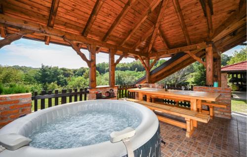 Ljubescica House | 3 Bedroom Nice Home In Novi Marof