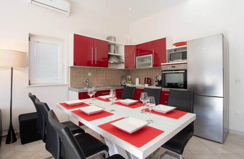 Ostrvica Apartment | 3 bedroom stunning apartment in Ostrvica
