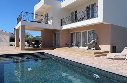 Zaton Villa | 3-bedroom villa in gorgeous Zaton with cool AC