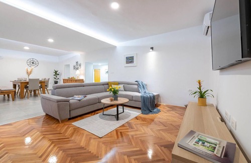 Muntic House | 3 Bedroom Villa in Pula