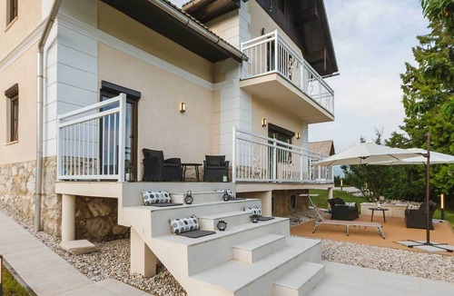 Gorje House | 3-bedroom villa with large garden and hot tub