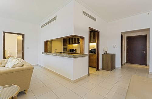 Downtown Dubai Apartment | 3BR with Burj Khalifa View | 11 Min to Burj Khalifa & Dubai Mall