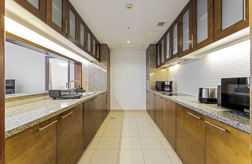 Downtown Dubai Apartment | 3BR with Burj Khalifa View | 11 Min to Burj Khalifa & Dubai Mall