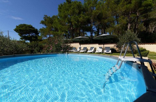 Mugeba House | 4 bedroom accommodation in Porec